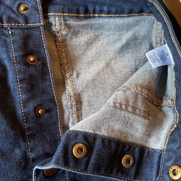 Altar’d state mini skirt 🤩 - Picture 4 of 5